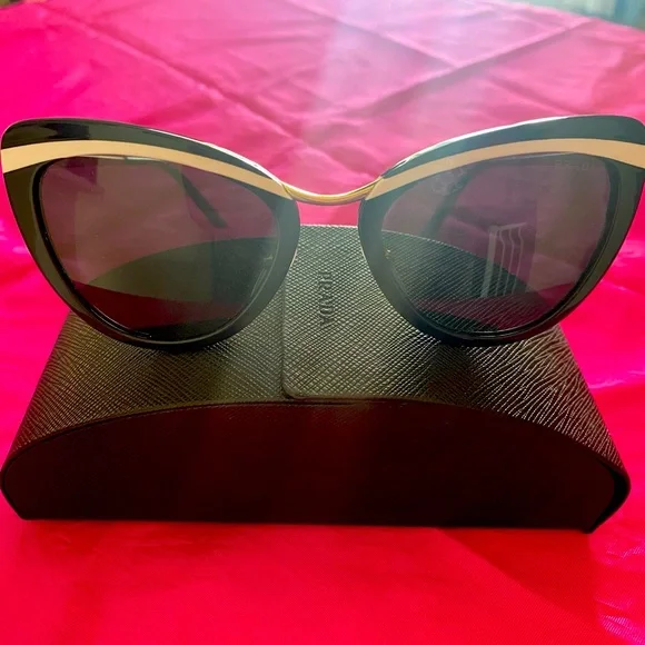 Prada Sunglasses. New w/out tags Prada NEW Prada Symbole sunglasses | eBay main image 3